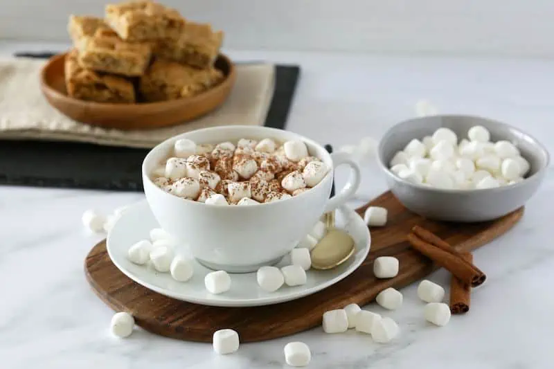 Cacao marshmallow sữa nóng giảm ngay cái lạnh mùa đông