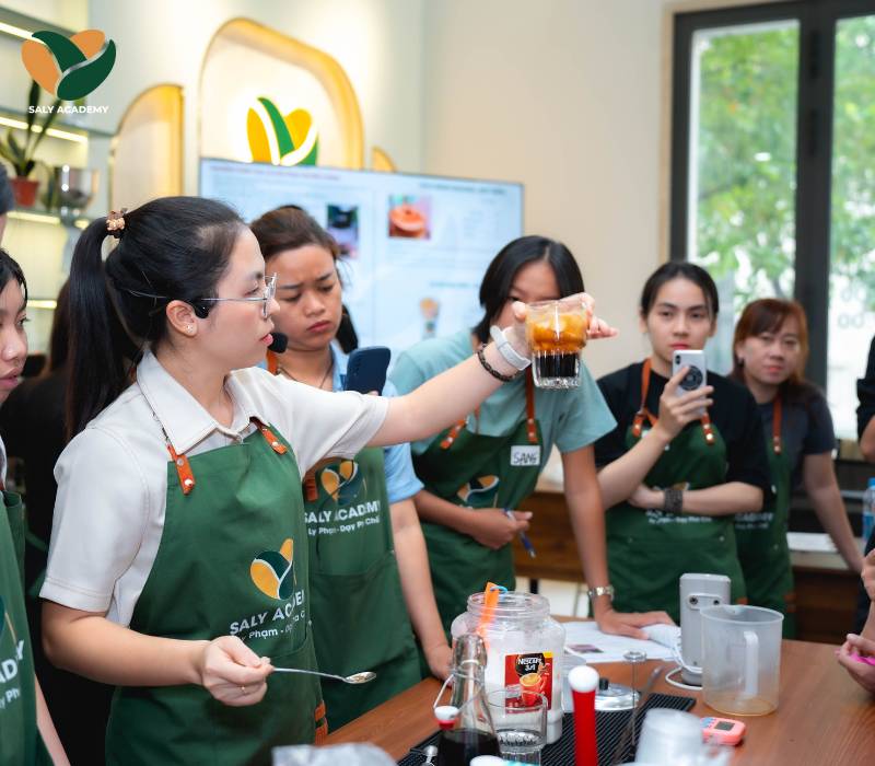 Học pha chế cafe để mở quán tại Ly Phạm – Dạy Pha Chế