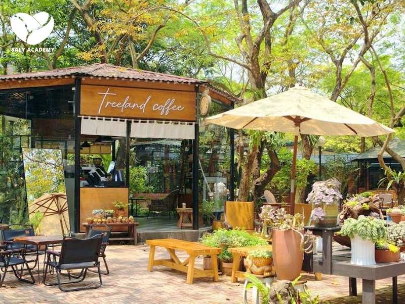 Cafe sân vườn nhỏ tạo không gian xanh mát, thư giãn nhẹ nhàng giữa lòng phố với chi phí vừa tầm