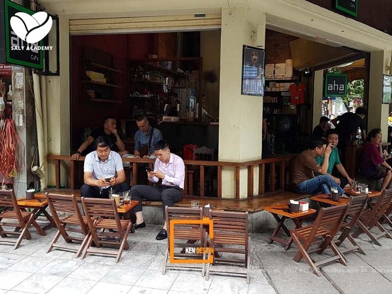 Nếu lựa chọn mô hình cafe vỉa hè, bạn cần tìm hiểu kỹ quy định địa phương