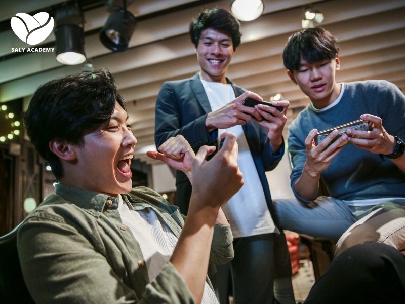 Khách hàng mục tiêu của mô hình quán cafe game mobile đa số là giới trẻ: học sinh, sinh viên, dân văn phòng,...