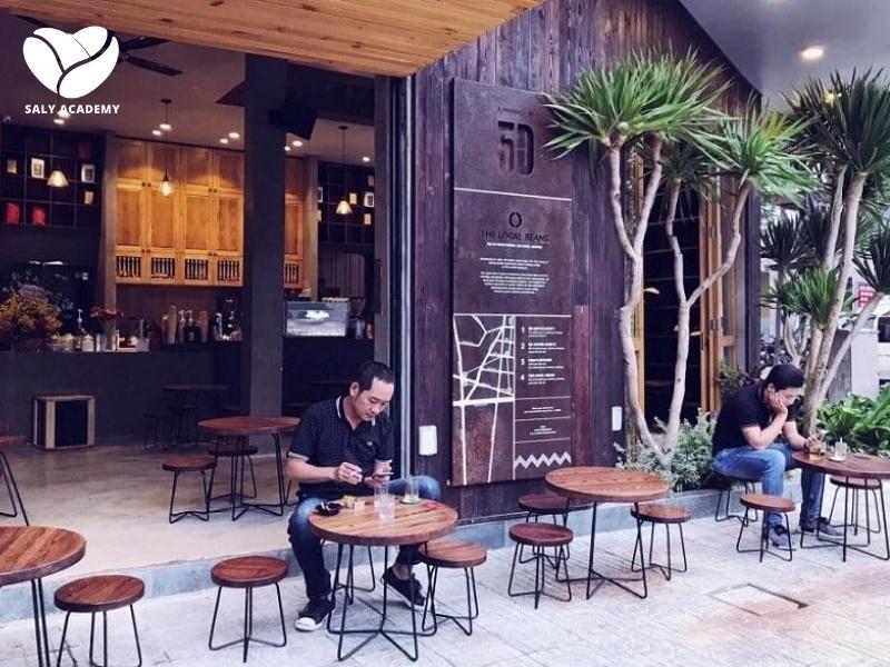 Với mô hình cafe 50 triệu, bạn nên tự vận hành để tối ưu chi phí