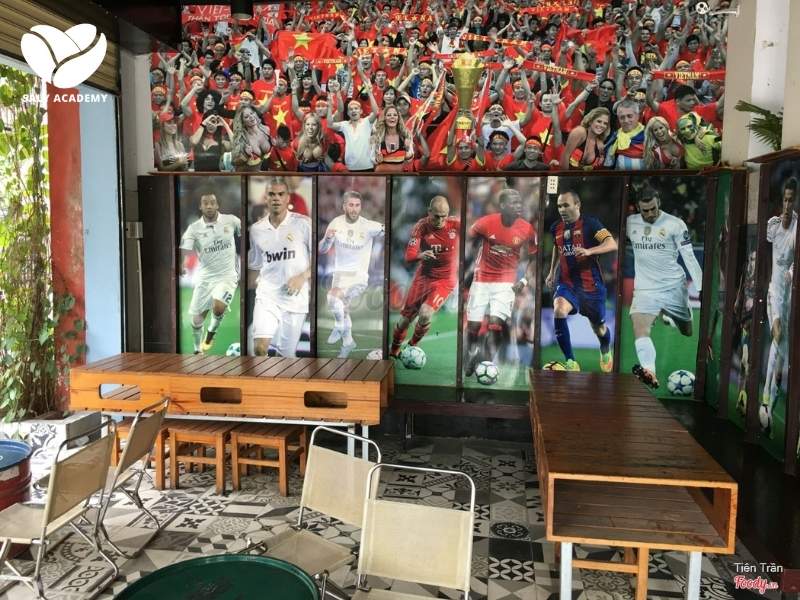 Quán cafe bóng đá kết hợp beer/ăn vặt giúp giữ chân khách lâu hơn trong mỗi trận đấu Quán cafe bóng đá kết hợp beer/ăn vặt giúp giữ chân khách lâu hơn trong mỗi trận đấu