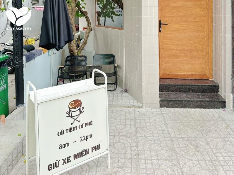 Cafe ngoài trời kết hợp mô hình bán mang đi phù hợp với mặt bằng nhỏ, góc phố, sân trước nhà Cafe ngoài trời kết hợp mô hình bán mang đi phù hợp với mặt bằng nhỏ, góc phố, sân trước nhà