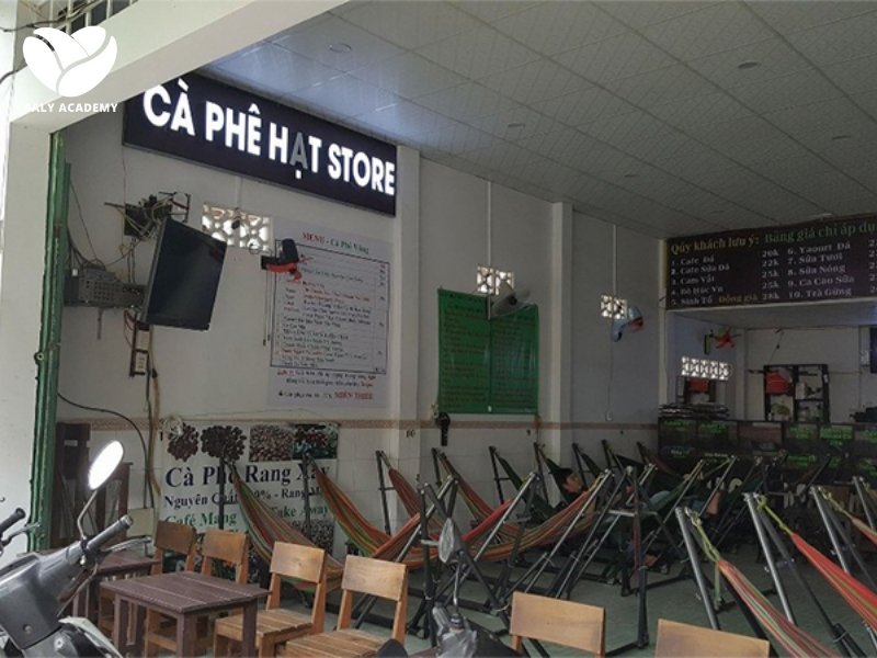 Mô hình quán cafe võng có chi phí thấp, bạn nên quản lý kho nguyên liệu chặt chẽ để giảm thiểu lãng phí Mô hình quán cafe võng có chi phí thấp, bạn nên quản lý kho nguyên liệu chặt chẽ để giảm thiểu lãng phí