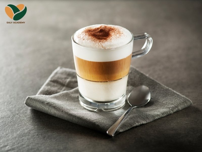 Macchiato là một thuật ngữ bắt nguồn từ tiếng Ý, có nghĩa là "đánh dấu" hoặc "vệt đốm" Macchiato là một thuật ngữ bắt nguồn từ tiếng Ý, có nghĩa là "đánh dấu" hoặc "vệt đốm"