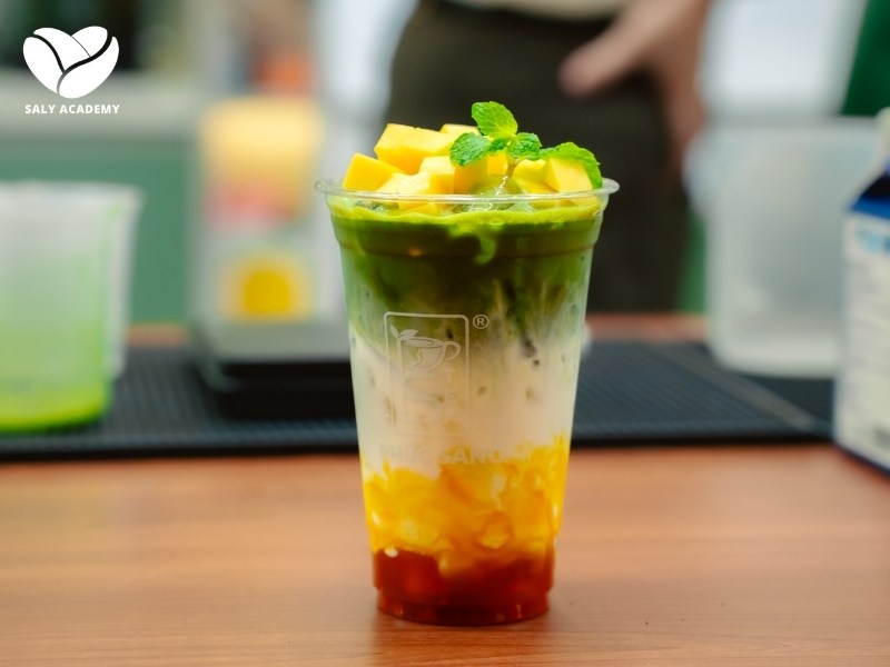 Matcha latte xoài tạo lớp phân tầng đẹp mắt Matcha latte xoài tạo lớp phân tầng đẹp mắt