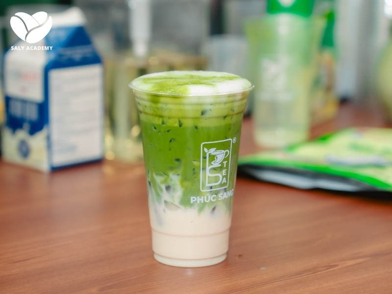 Matcha latte được yêu thích với hương vị trà xanh đặc trưng và lợi ích sức khỏe Matcha latte được yêu thích với hương vị trà xanh đặc trưng và lợi ích sức khỏe