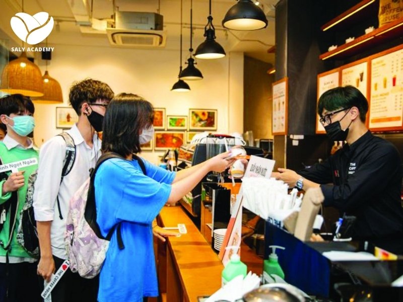 Quy trình phục vụ khách hàng là trái tim của vận hành quán cafe