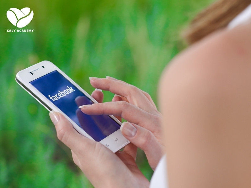 Mạng xã hội là kênh marketing hiệu quả để quảng bá quán cà phê phim