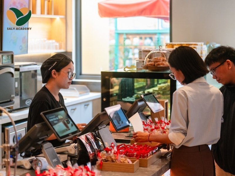 Kỹ năng quan sát và đánh giá tình huống của nhân viên thường còn hạn chế Kỹ năng quan sát và đánh giá tình huống của nhân viên thường còn hạn chế