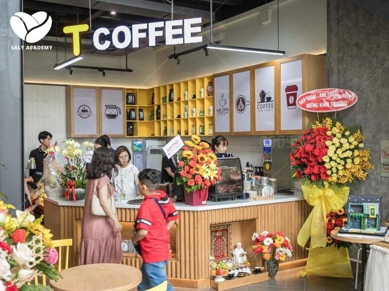 Cúng khai trương thể hiện sự thành kính với thần linh, tổ tiên và đất đai nơi buôn bán Cúng khai trương thể hiện sự thành kính với thần linh, tổ tiên và đất đai nơi buôn bán