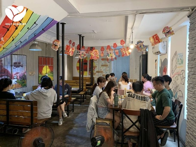 CashFlow Boardgame Cafe gây ấn tượng với mô hình thiết kế các không gian gác lửng CashFlow Boardgame Cafe gây ấn tượng với mô hình thiết kế các không gian gác lửng