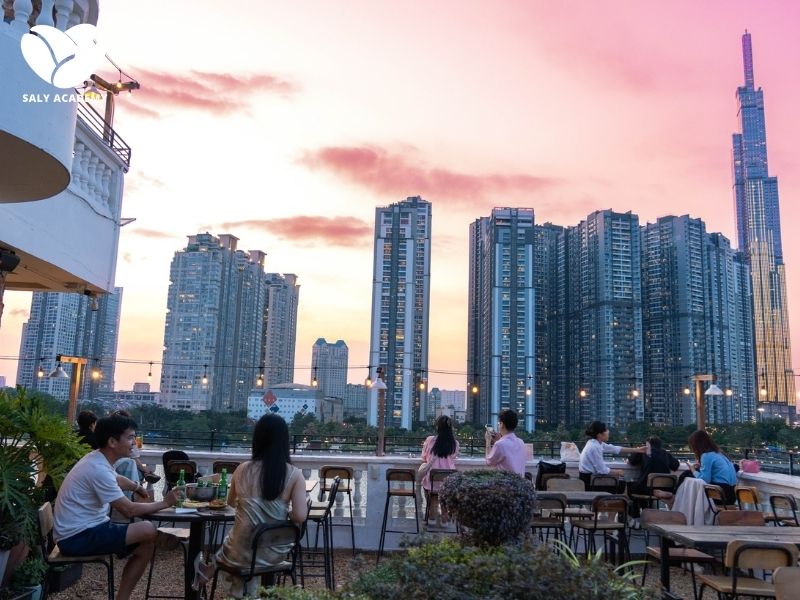 Cafe sân thượng phù hợp với người có gu thẩm mỹ, hiểu hành vi khách hàng và biết tận dụng không gian để tạo trải nghiệm Cafe sân thượng phù hợp với người có gu thẩm mỹ, hiểu hành vi khách hàng và biết tận dụng không gian để tạo trải nghiệm
