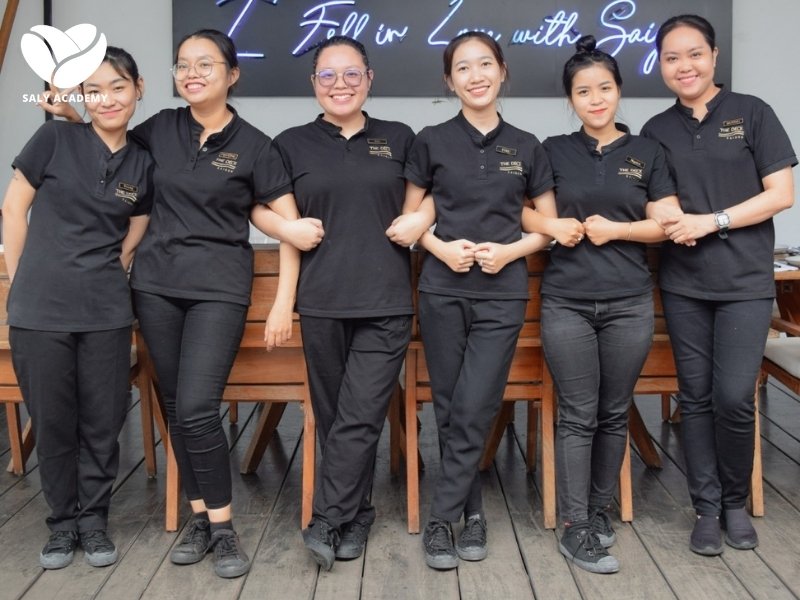 Đào tạo nhân viên phục vụ chuyên nghiệp Đào tạo nhân viên phục vụ chuyên nghiệp