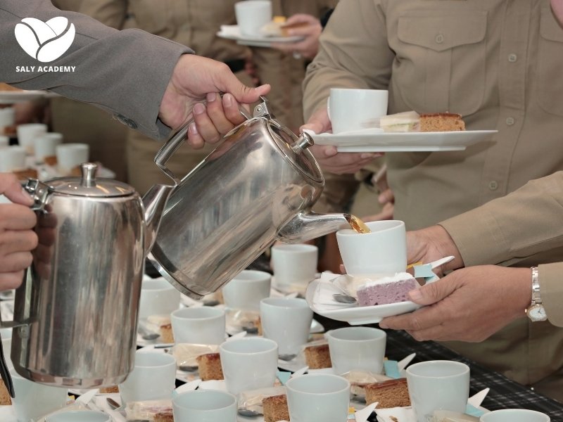Tea break là khoảng thời gian nghỉ ngơi ngắn trong các cuộc họp, hội thảo, sự kiện hoặc ngày làm việc Tea break là khoảng thời gian nghỉ ngơi ngắn trong các cuộc họp, hội thảo, sự kiện hoặc ngày làm việc