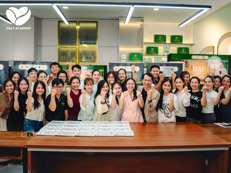 Tại Ly Phạm - Dạy Pha Chế, học viên được học lại miễn phí trong vòng 1 năm nếu chưa tự tin mở quán