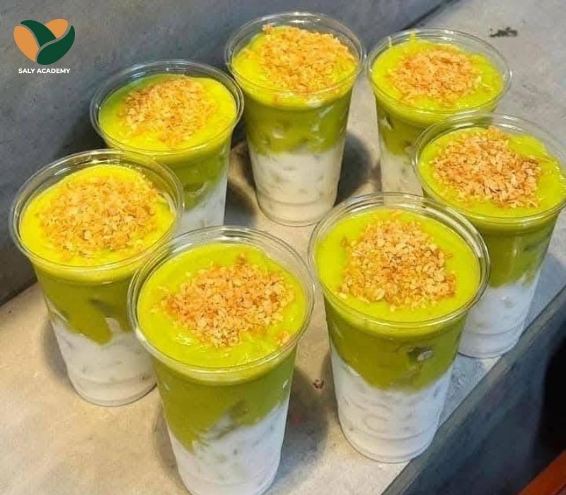Khi xay xong, bạn hãy thưởng thức ngay để cảm nhận trọn vẹn vị béo của bơ và vị ngọt của dừa