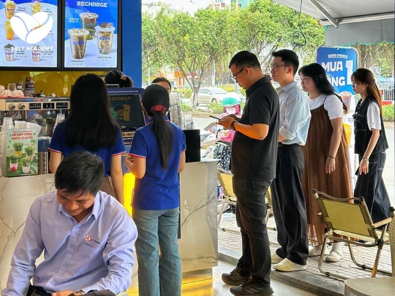 Khách hàng phải chờ order quá lâu là nguyên nhân dẫn đến sự không hài lòng Khách hàng phải chờ order quá lâu là nguyên nhân dẫn đến sự không hài lòng