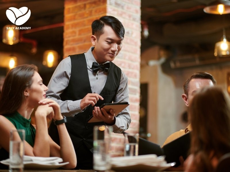Order có nghĩa là "đặt hàng" hoặc "yêu cầu đặt món" trong ngành dịch vụ ăn uống Order có nghĩa là "đặt hàng" hoặc "yêu cầu đặt món" trong ngành dịch vụ ăn uống