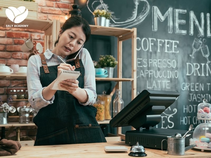 Order qua điện thoại vẫn là lựa chọn của nhiều khách hàng, đặc biệt là người lớn tuổi Order qua điện thoại vẫn là lựa chọn của nhiều khách hàng, đặc biệt là người lớn tuổi