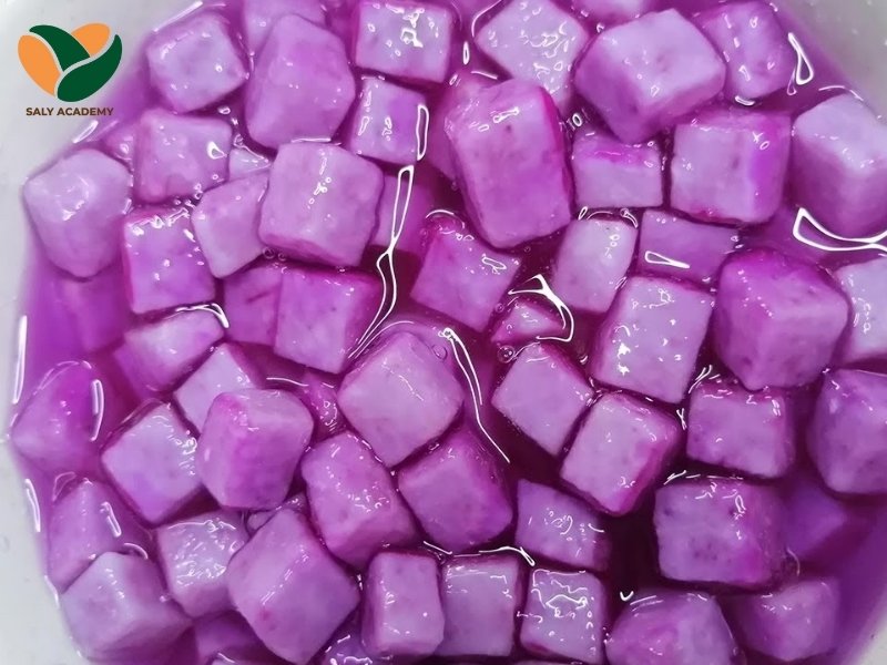 Thạch khoai môn với màu tím nhạt bắt mắt, hương vị bùi béo đặc trưng Thạch khoai môn với màu tím nhạt bắt mắt, hương vị bùi béo đặc trưng