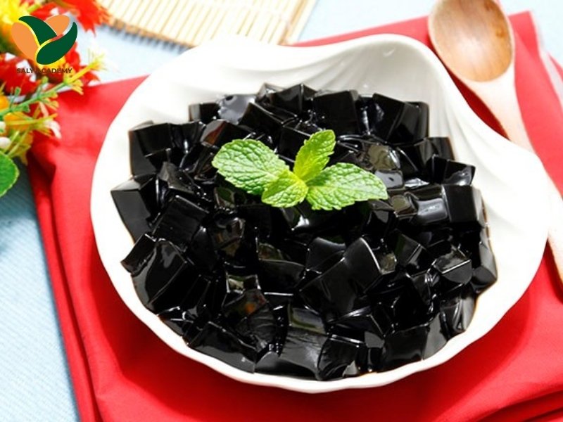 Thạch sương sáo là topping truyền thống có màu đen, vị thanh mát Thạch sương sáo là topping truyền thống có màu đen, vị thanh mát