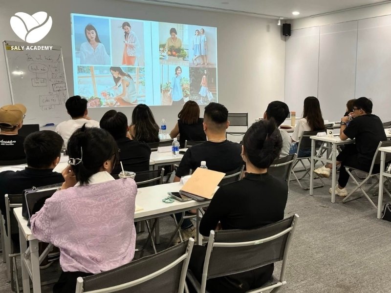 THINK - Training Space với mô hình workspace chuyên nghiệp, nhiều phòng họp riêng THINK - Training Space với mô hình workspace chuyên nghiệp, nhiều phòng họp riêng