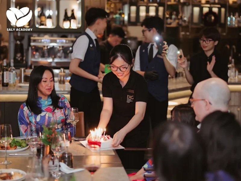 Trải nghiệm bistro khác biệt với dịch vụ cá nhân hóa - nơi nhân viên nhớ rõ gu của bạn như một người bạn thân quen