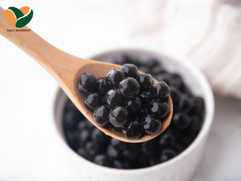 Trân châu là một trong những topping kinh điển không thể thiếu trong menu trà sữa Trân châu là một trong những topping kinh điển không thể thiếu trong menu trà sữa