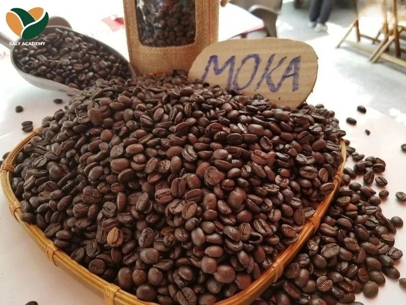 Hạt cafe moka có đặc điểm hình dạng không đồng nhất với nhiều kích cỡ khác nhau