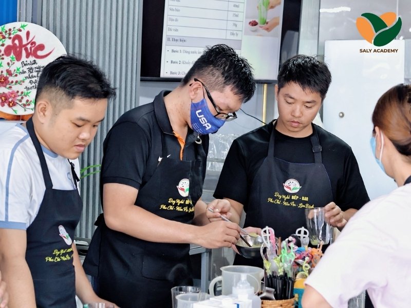 Dạy Nghề Bếp Bar Mrs Tuyet - Cơ sở đào tạo nghề đa dạng Dạy Nghề Bếp Bar Mrs Tuyet - Cơ sở đào tạo nghề đa dạng