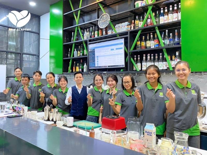 Học pha chế tại Hướng nghiệp Á Âu Buôn Ma Thuột