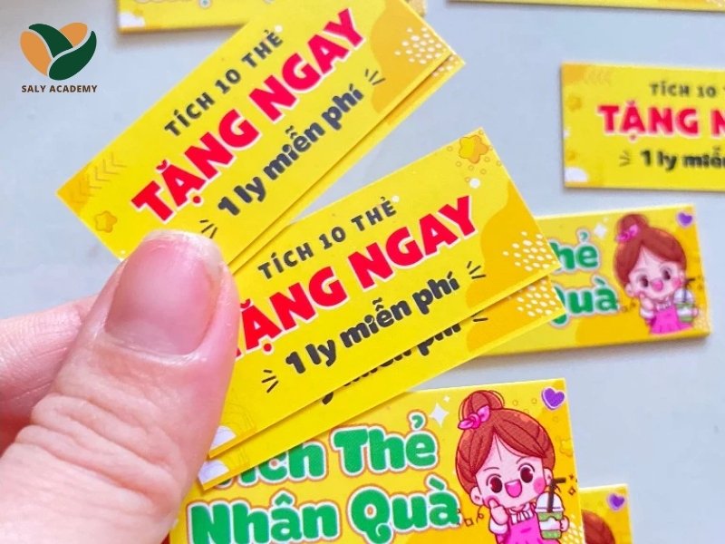 Với thẻ vật lý, bạn hãy kiểm tra đối chiếu và cập nhật thường xuyên để tránh gian lận Với thẻ vật lý, bạn hãy kiểm tra đối chiếu và cập nhật thường xuyên để tránh gian lận
