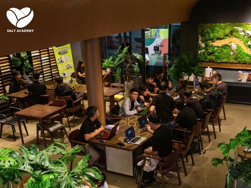 Để menu các loại trà trái cây thành công, bạn không ngừng thử nghiệm và điều chỉnh dựa trên ý kiến khách hàng Để menu các loại trà trái cây thành công, bạn không ngừng thử nghiệm và điều chỉnh dựa trên ý kiến khách hàng