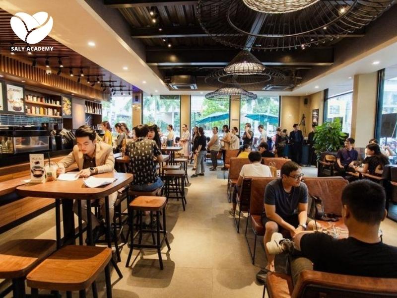 Bí quyết chọn người mở hàng mang lại may mắn, đắt khách