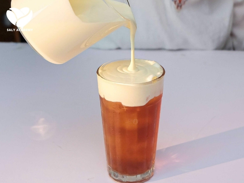 Topping kem cheese: bí quyết tạo vị béo ngậy, cân bằng vị trà Topping kem cheese: bí quyết tạo vị béo ngậy, cân bằng vị trà