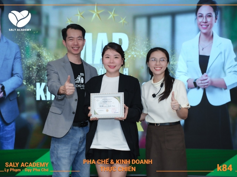 Đồng hành cùng học viên sau khóa học tại Saly Academy Đồng hành cùng học viên sau khóa học tại Saly Academy