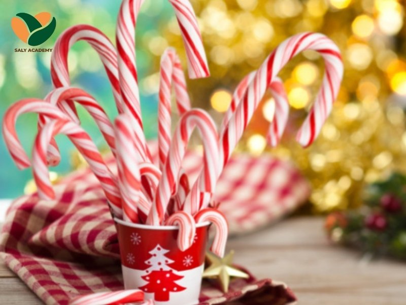 Trang trí đồ uống bằng topping Noel độc đáo: Marshmallow, kẹo gậy