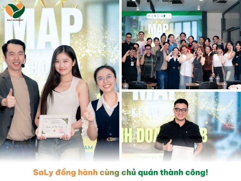 Khoảng khắc trao nhận bằng của học viên K90