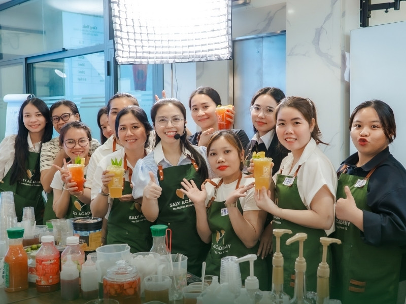 Học pha chế tại SaLy Academy hoàn toàn có thể tự mở quán