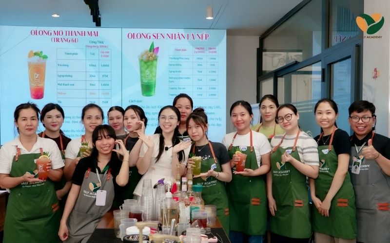 Số lượng công thức và kỹ thuật pha chế cũng ảnh hướng đến học phí khóa trà trái cây Số lượng công thức và kỹ thuật pha chế cũng ảnh hướng đến học phí khóa trà trái cây
